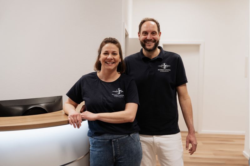 Doppelporträt von Mona und Benjamin Zimmermann in der Praxis